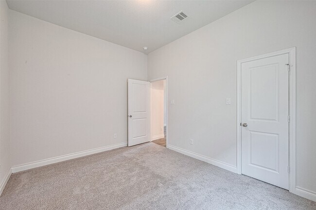 Building Photo - 6906 Montclair Colony Trl