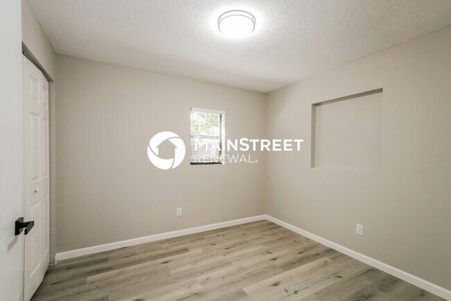 Building Photo - 4 Bedroom Pet-Friendly Home in NEW PORT RICHEY, FL with Main Street Renewal