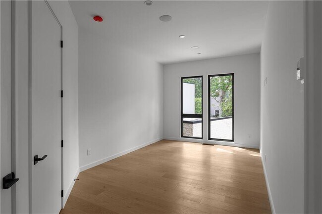 Building Photo - 3566 Cantrell Rd NE