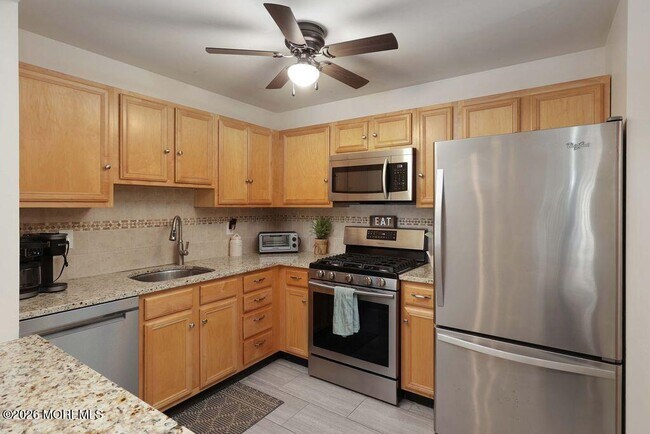 Building Photo - 1015 Wedgewood Cir