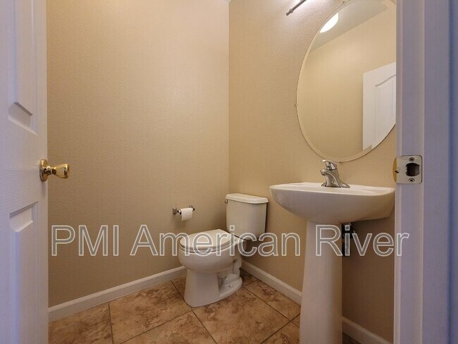 Building Photo - 3304 Esplanade Cir