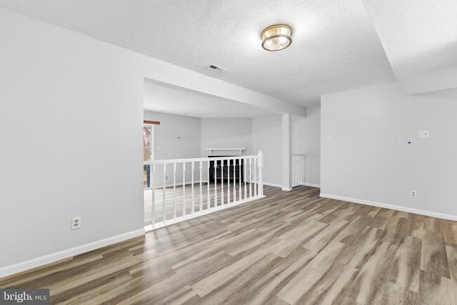 Building Photo - 115 Villa Knoll Ct