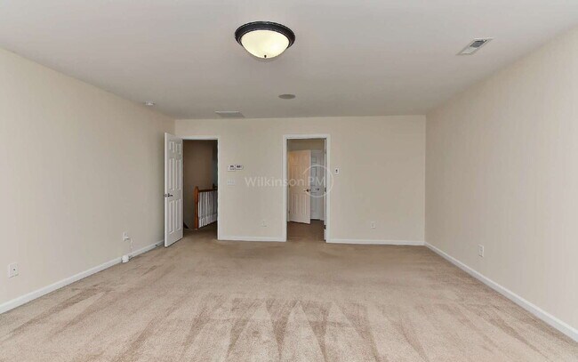 Building Photo - Beautiful 3,409 sqft 5-bedroom 3-bath Exec...