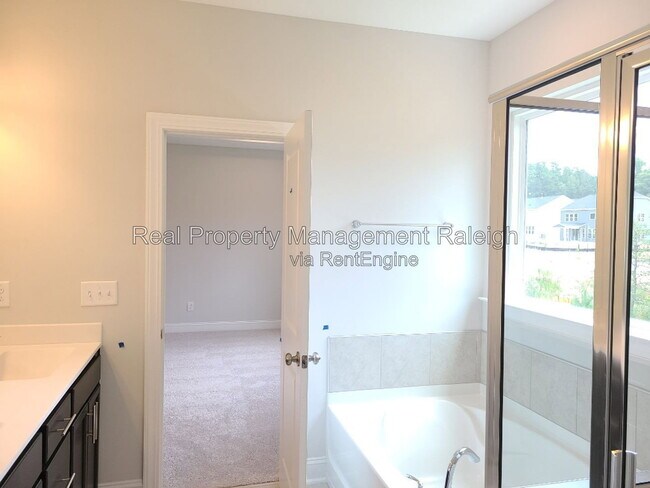Building Photo - 704 Wrights Creek Way