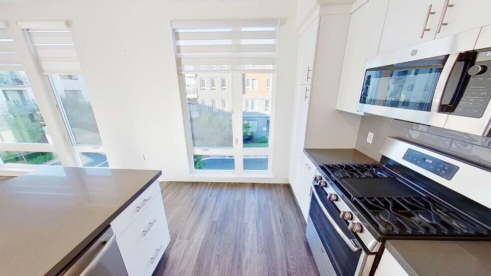 Building Photo - 5933 Sunstone Dr