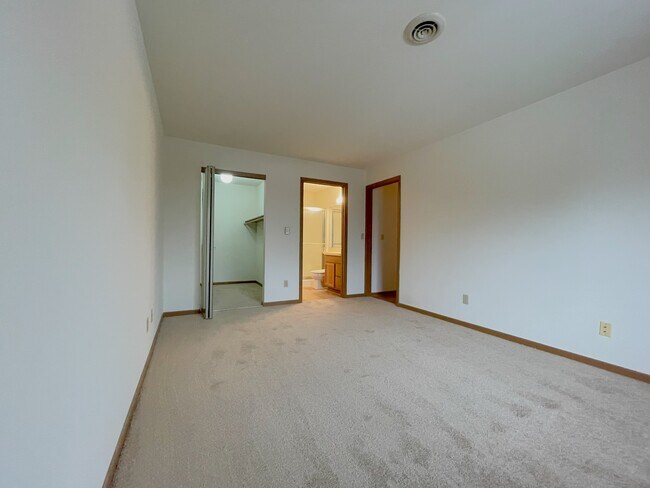 Building Photo - 3228 Wood Rd