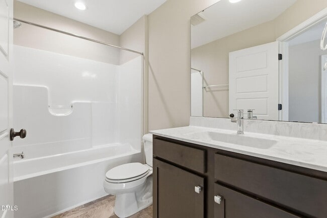 Building Photo - 759 Putney Hl Rd