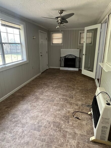 Building Photo - 153 Adkinson Dr