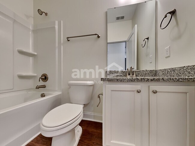 Building Photo - 215 Swan Dr