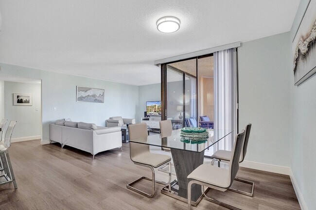 Building Photo - 955 Dotterel Rd