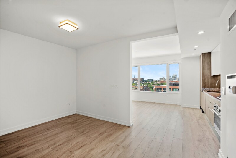 Building Photo - 1106 N Wells St