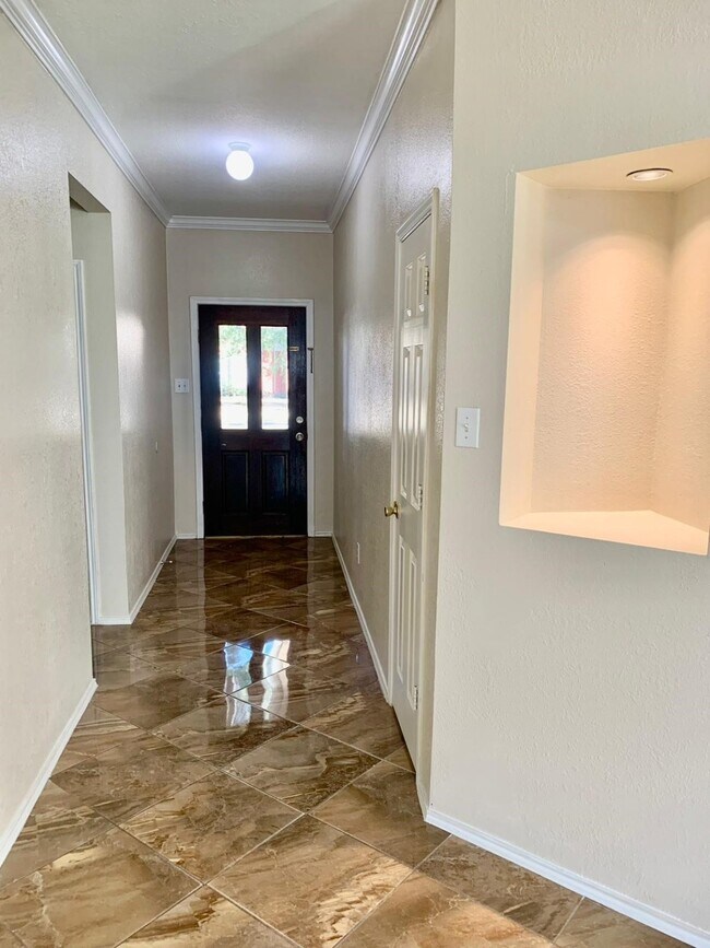 Building Photo - 6019 Fallmont Dr