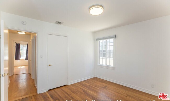 Building Photo - 12694 Montana Ave