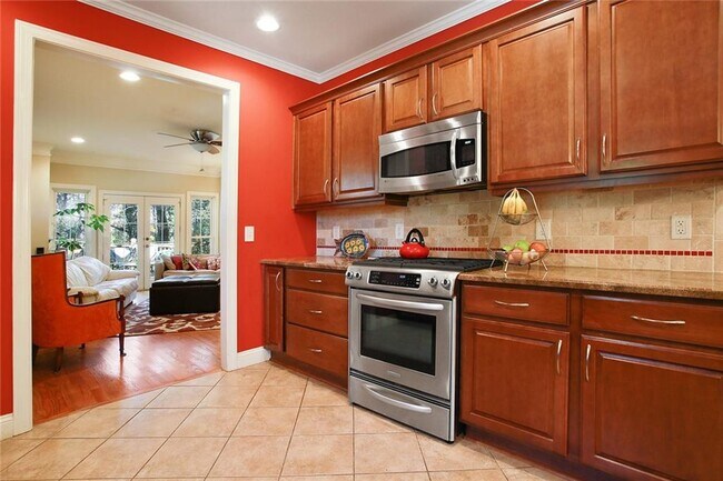 Building Photo - 1084 Country Ln NE
