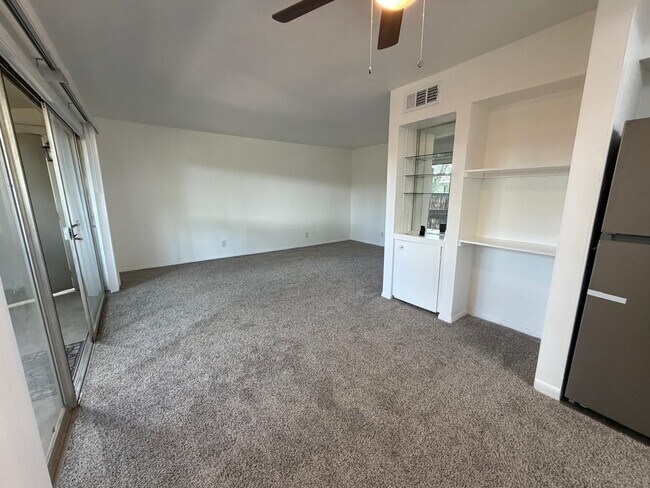 Building Photo - 3944 W Alabama St