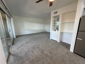 Building Photo - 3944 W Alabama St