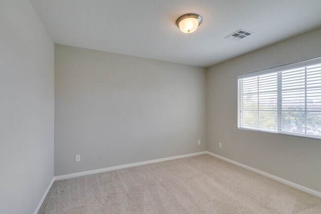 Building Photo - 4586 W Camero Ave