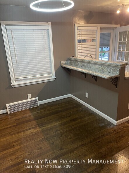 Building Photo - 25300 Lakeshore Blvd