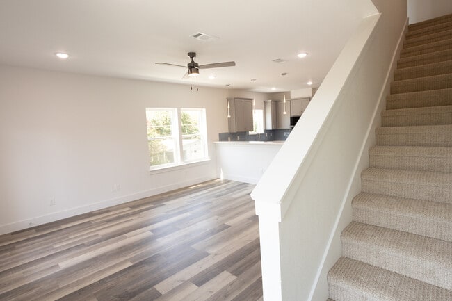 Building Photo - 3144 Wayside Ave