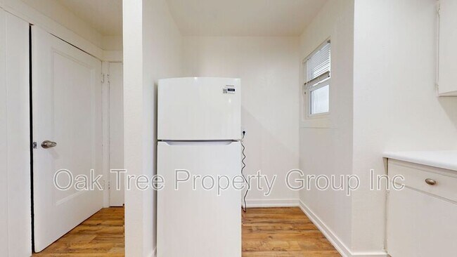 Building Photo - 144 Grand Ave