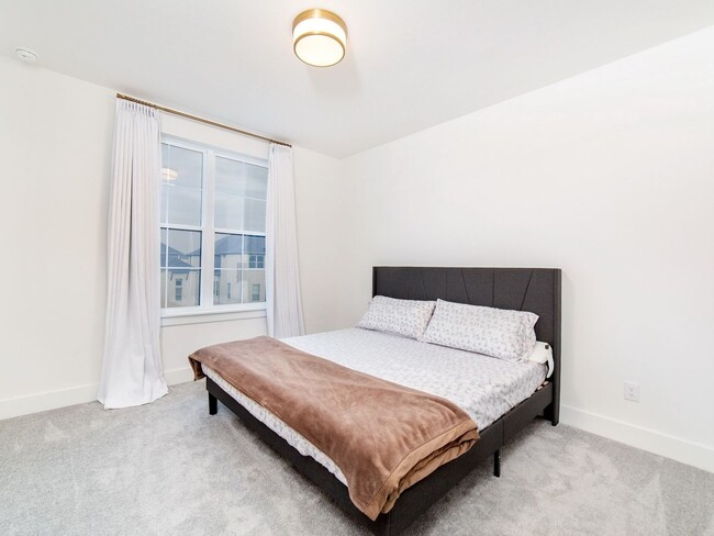 Building Photo - Luxurious 5-Bedroom Smart Home with Media ...