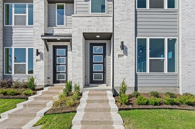 Building Photo - 9617 Dahlia Blvd