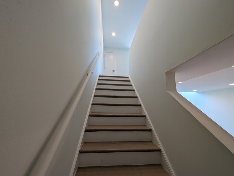 Building Photo - 1014 W Grace St