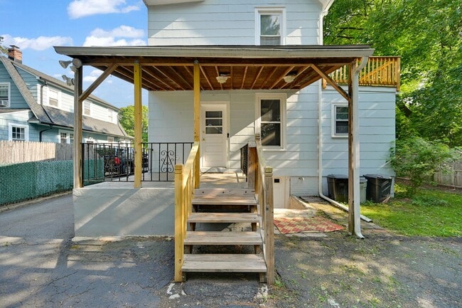Building Photo - 153 Franklin Ave