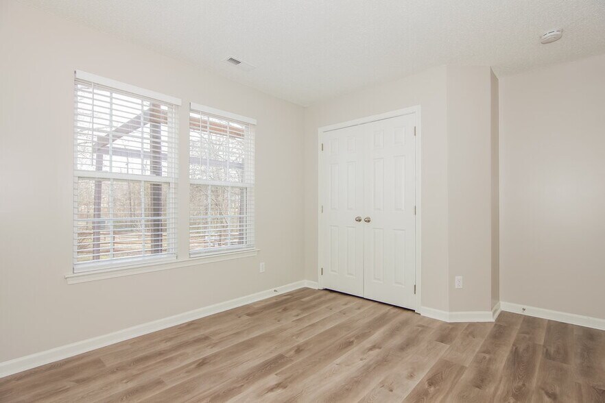 Building Photo - 105 Silverleaf Ct