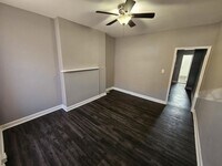 Building Photo - 3 Bedroom 2 bathroom Townhouse in Pigtown