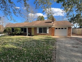 Building Photo - 217 Scottlynn Dr