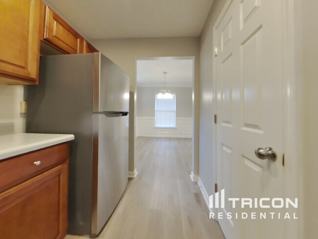Building Photo - 110 Slate Dr