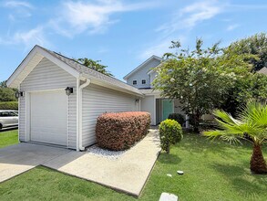 Building Photo - 21 Pine Forest Dr