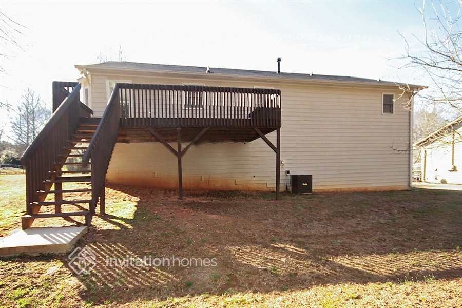 Building Photo - 95 Sweetwater Ln