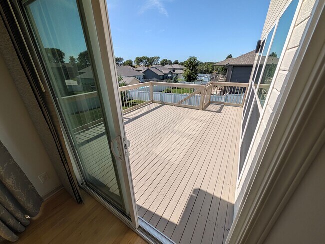 Building Photo - 5011 Clearwater Dr