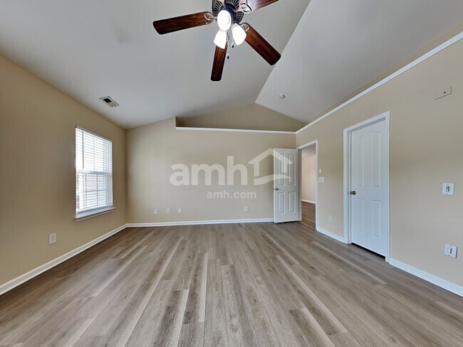 Building Photo - 533 Wrayhill Dr