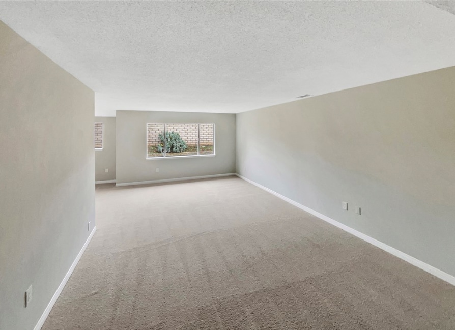 Building Photo - 5540 Royal Hill Dr