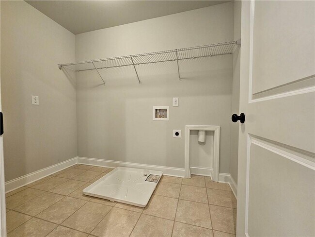 Building Photo - 5030 Sierra Creek Dr NE
