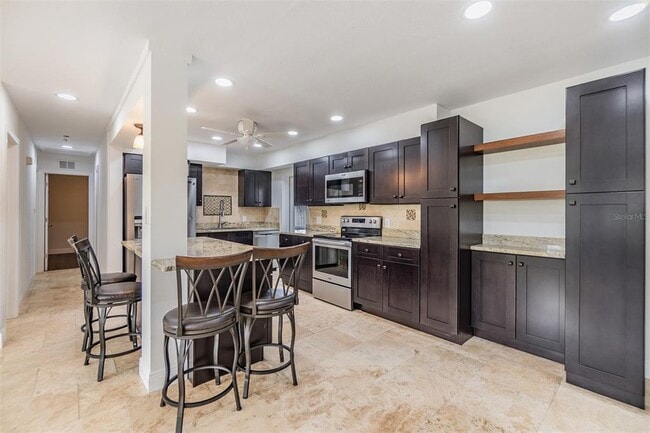 Building Photo - 954 Dumont Dr