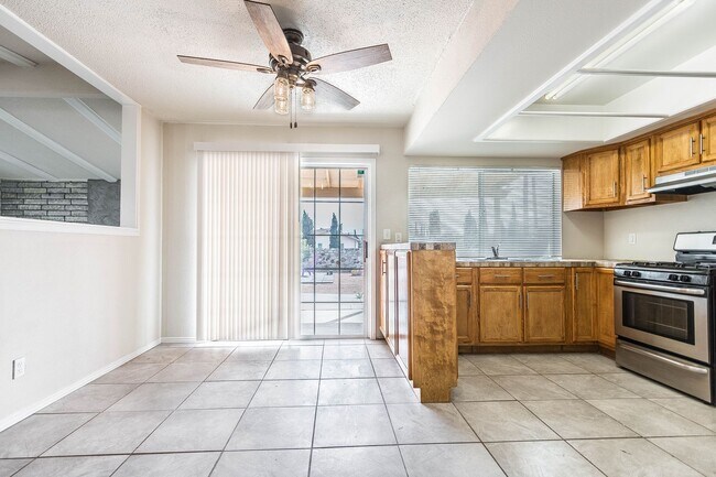 Building Photo - Charming 3 bedroom, 2 bath in East El Paso!