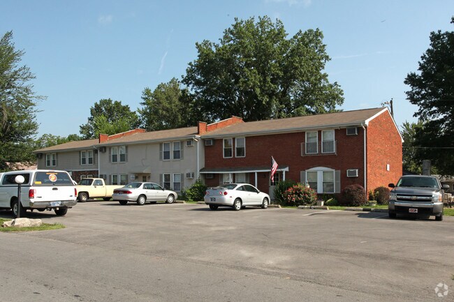 Primary Photo - Woodside Manor