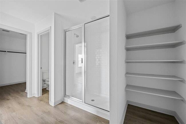 Building Photo - 212 Sweetwater Crk Ln