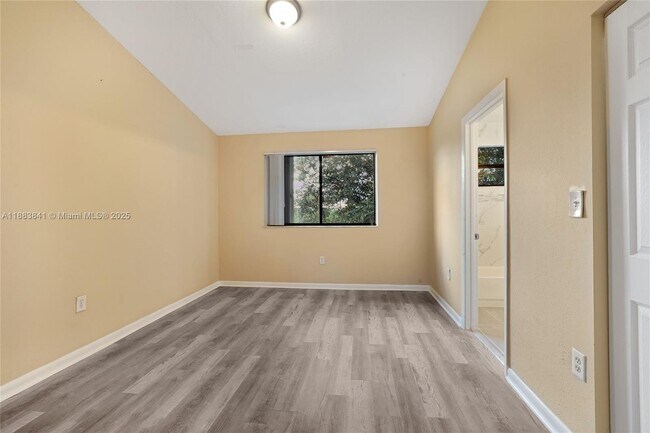 Building Photo - 3208 San Remo Cir