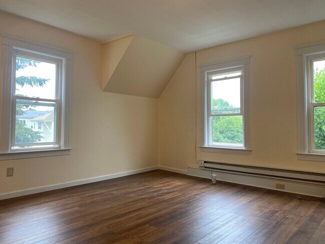 Building Photo - 68 Everard St