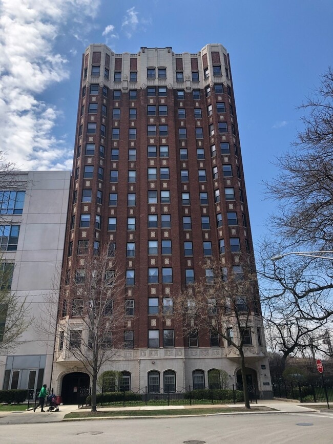 Building Photo - 5346 S Cornell Ave