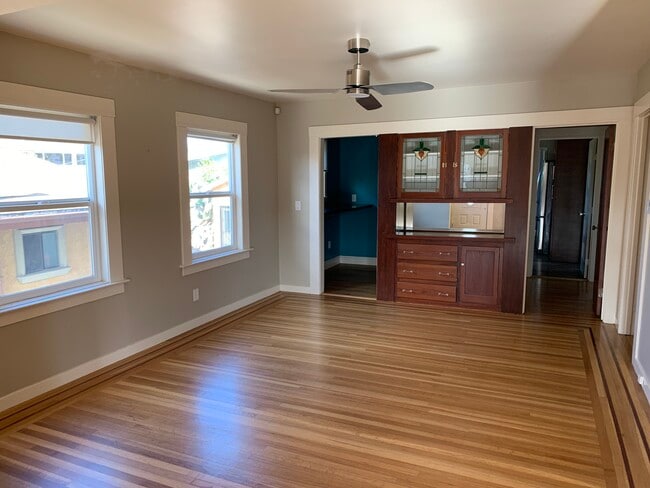 Dining room - 5495 Fairfax Ave