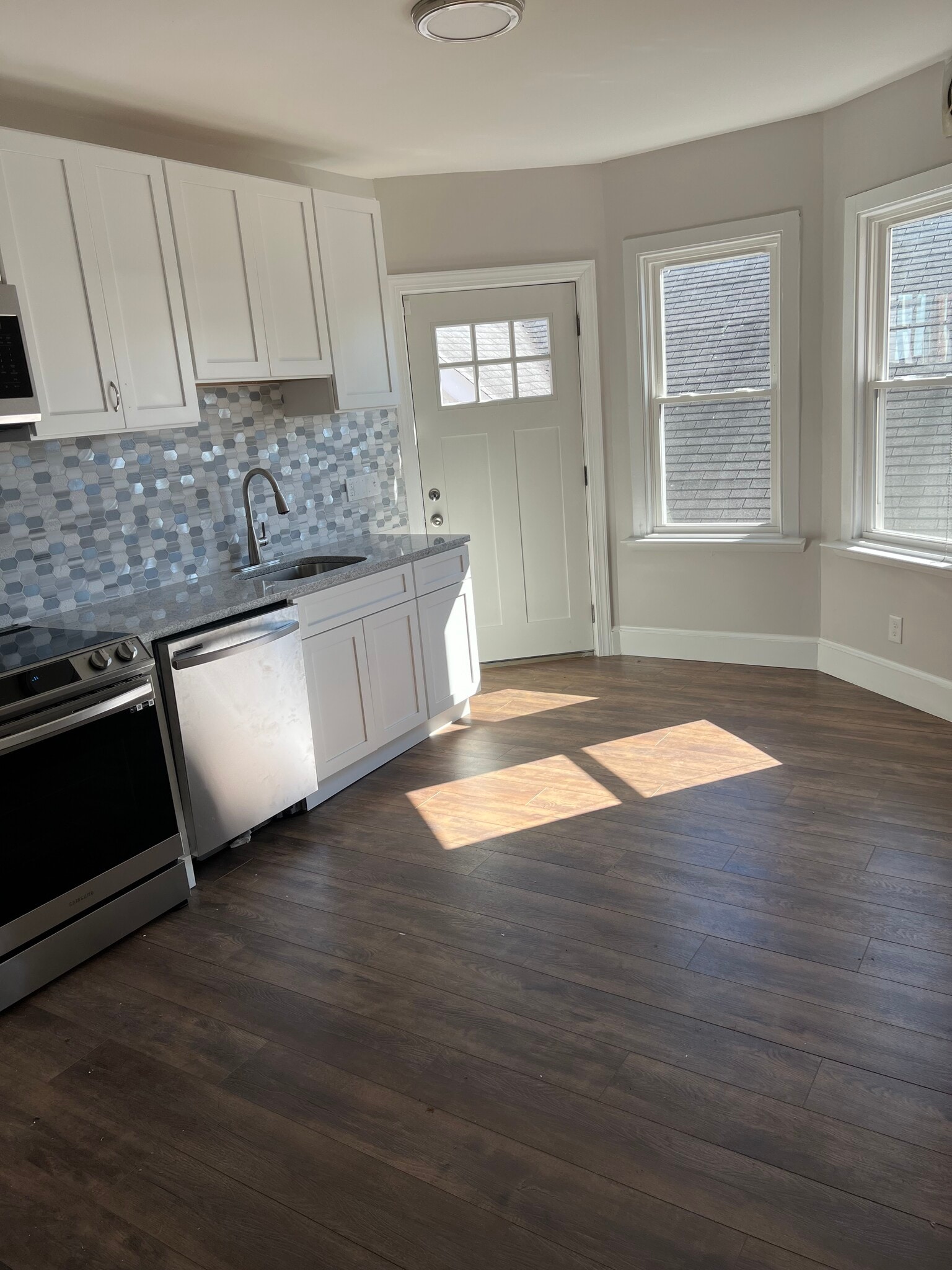 Kitchen - 102 W 30th St