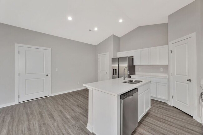 Building Photo - 13432 Haskell Ct