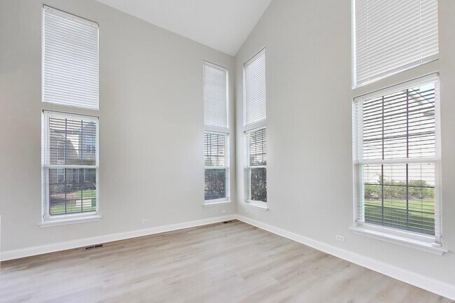 Building Photo - 2219 Rossiter Pkwy