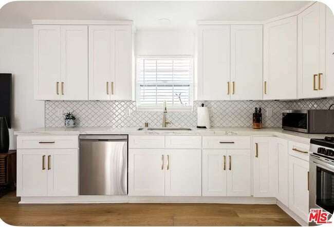 Building Photo - 12812 Greene Ave